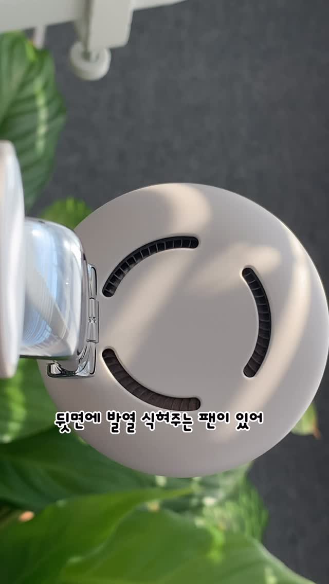 _reviewtalk_ 게시물 이미지: 애플 유저를 위한 데스크 추천템👍🏻

*본 콘텐츠는 벨킨(Belkin)으로부터...