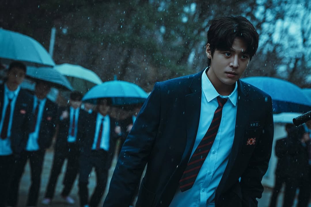 Photo shared by 럭키컴퍼니 on April 07, 2025 tagging @_ryeoun.