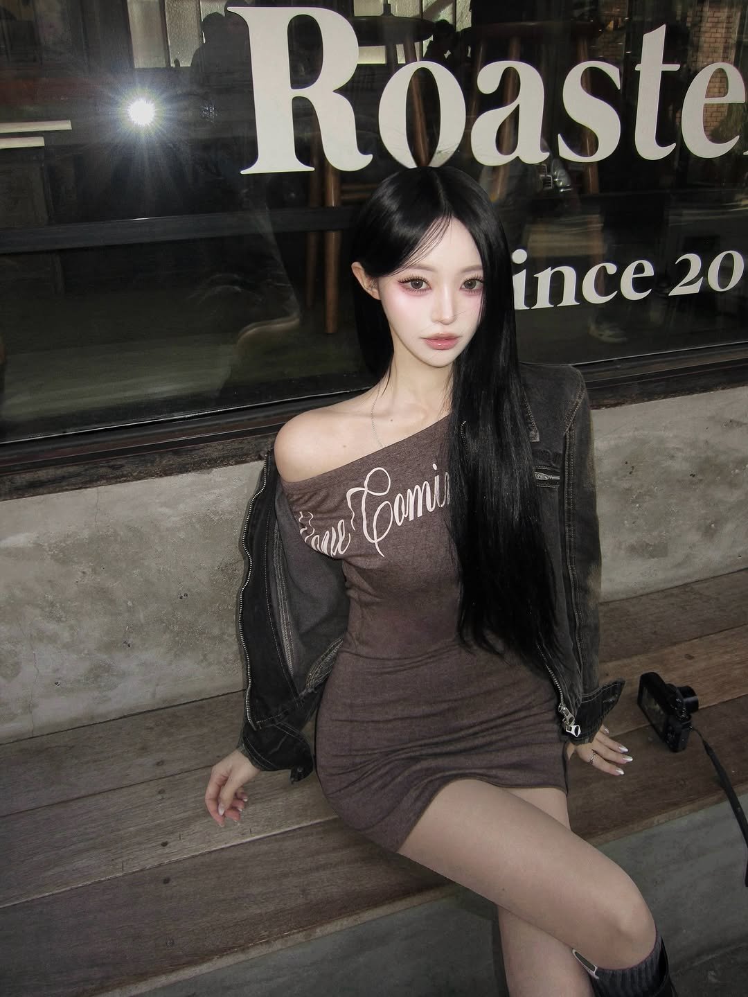 Photo shared by 주연 on February 22, 2026 tagging @sheinofficial, and @sheinkorea_. May be an image of one or more people, hair, dress and text that says 'Röaste ince 20 anl Comi'.