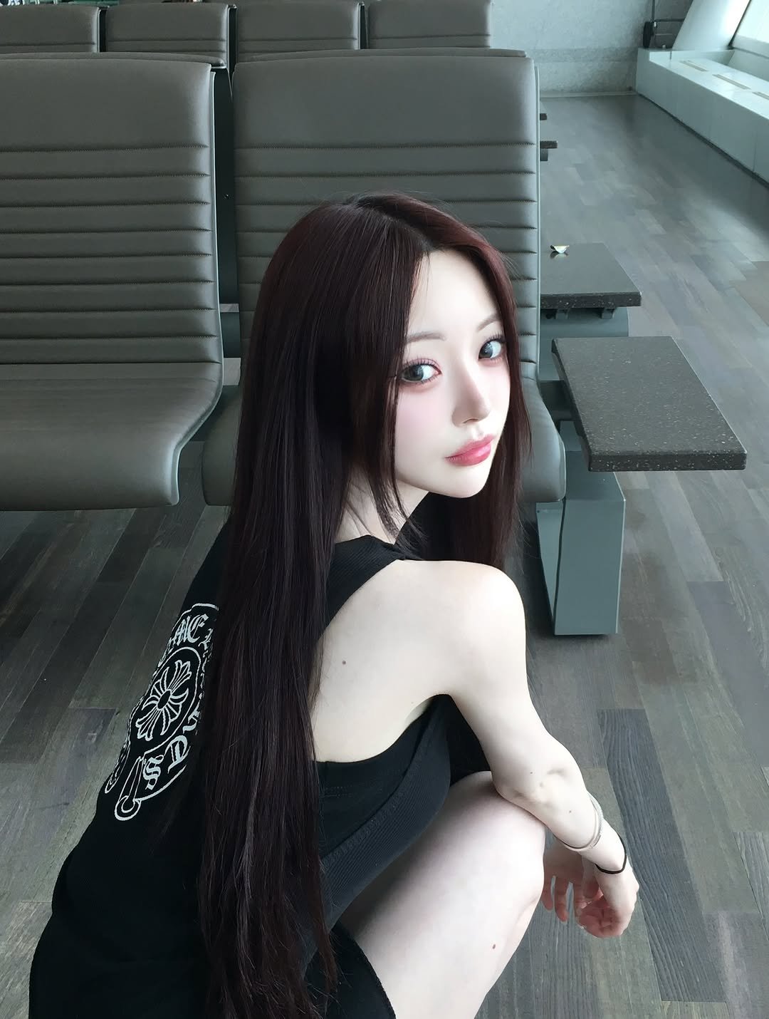 Photo by 주연 on June 24, 2025. May be an image of one or more people, hair and text.