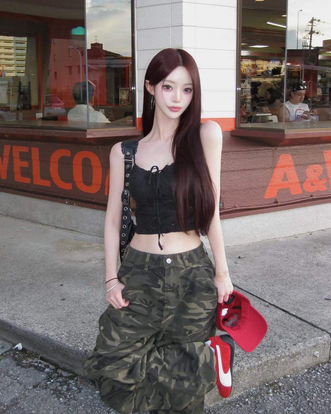 Photo by 주연 on July 13, 2025. May be an image of 3 people, military uniform, skirt, top and text that says 'ቀ S ህ ELCO A&'.