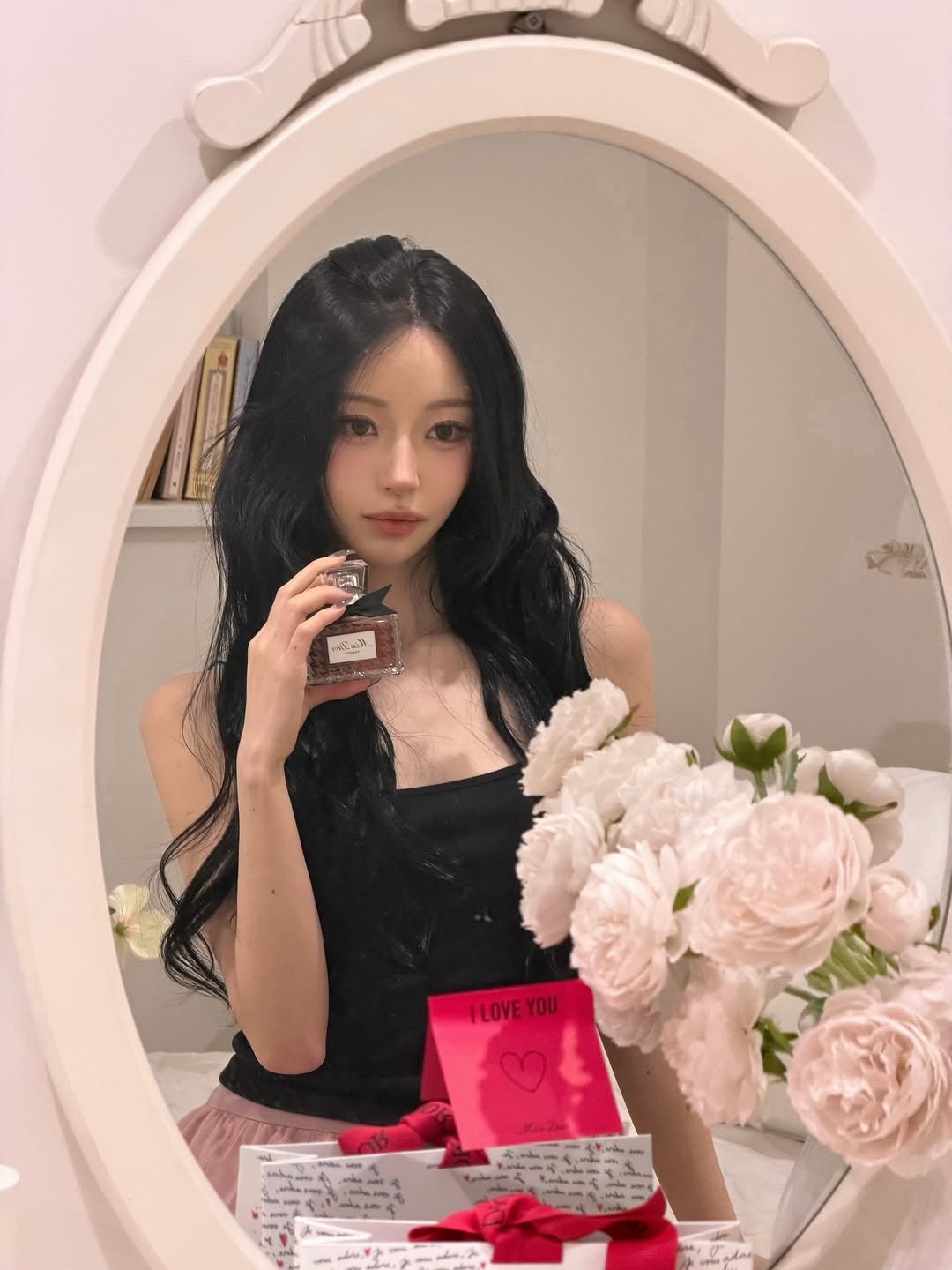 Photo shared by 주연 on February 05, 2026 tagging @diorbeauty. May be an image of one or more people, lipstick, makeup, hair, hand cream, mirror and text.