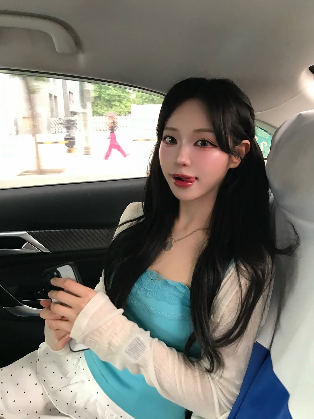 _sen0818_ 게시물 이미지: 여자들 특 : 외출하고 딱 10분이 가장 예쁨....😔...