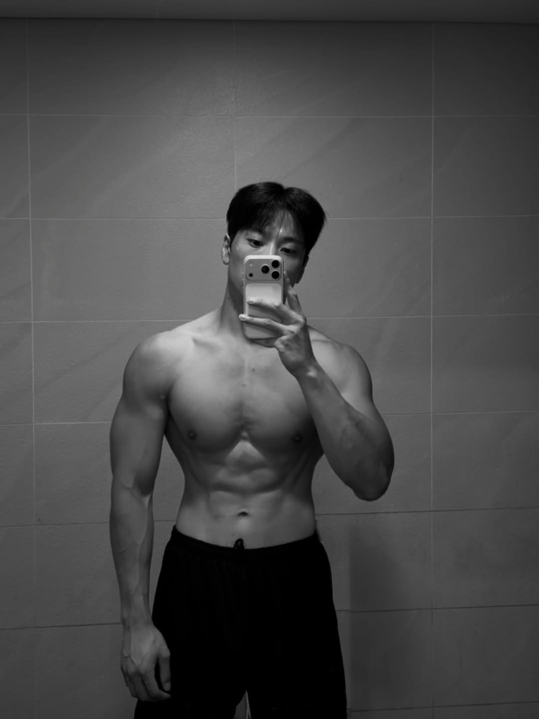 _seop_0 게시물 이미지: 운동만 하다가 한달이 끝나가네😬

#바디체크