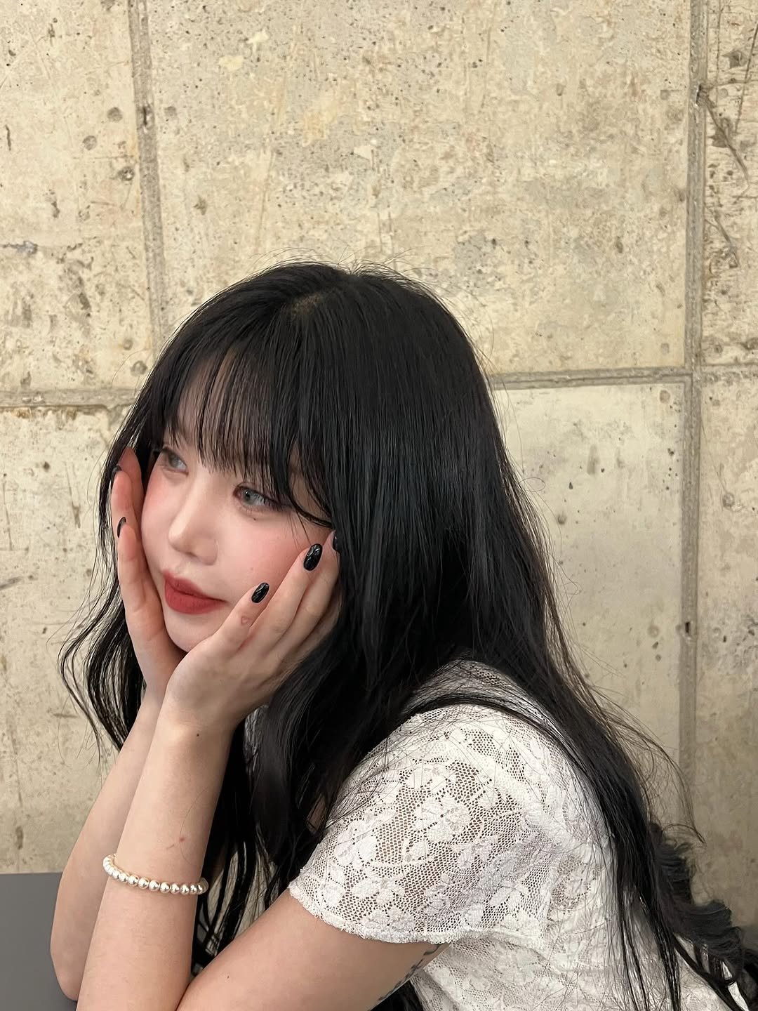 Photo by SEOSOOJIN on September 20, 2025. May be an image of one or more people and hair.