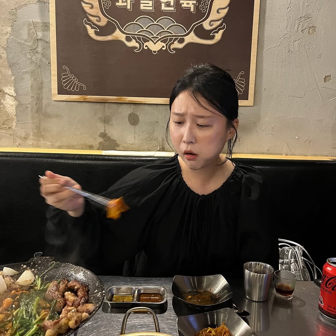 Photo by 소떡부부 on September 29, 2025. May be an image of 1 person, hot pot, grill and text.