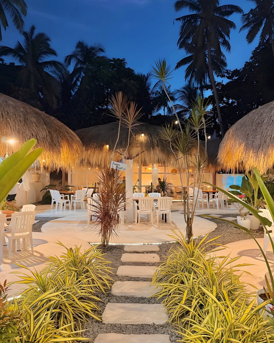 Photo shared by 여행, 소희 on November 19, 2025 tagging @_sohee.e. May be an image of outdoors and text.