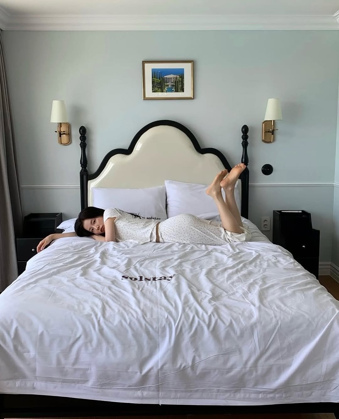 Photo by 여수펜션 | 여수풀빌라 | 여수숙소 | 솔스테이 solstay poolvilla on June 27, 2025. May be an image of 2 people, sleepwear, bed, mattress, bedroom and text.