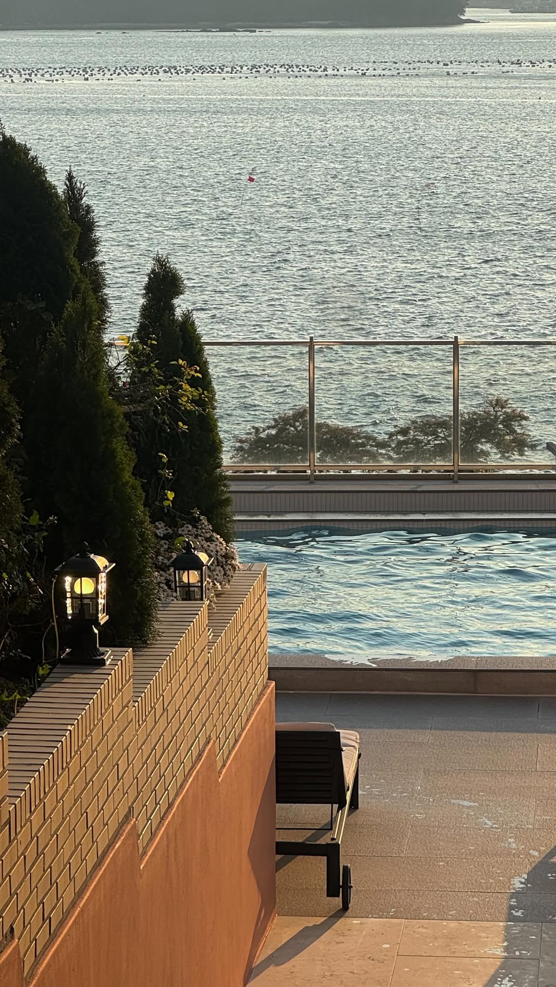 _sol_stay 게시물 이미지: 고객님들께서 퇴실 준비를 하시던 시간.
고객님 가시는 길에 배웅도 드리고,
모두 잘...