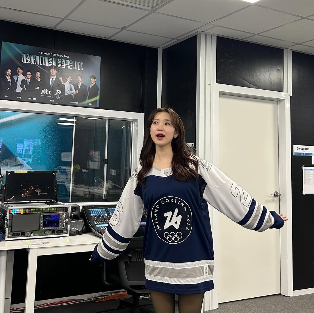 Photo shared by 이수빈 on February 16, 2026 tagging @olympics, @olympic, and @jtbc.insta. May be an image of top, turtleneck, newsroom, office and text.