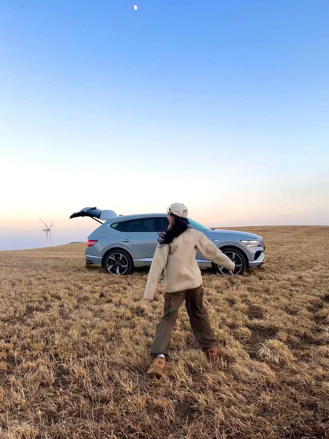 Photo by 김소은 𝐒𝐨 𝐄𝐮𝐧 𝐊𝐢𝐦 on February 03, 2026. May be an image of kite, windmill, outdoors and text.