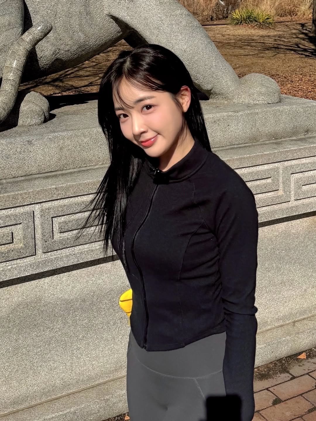 Photo by 김소은 𝐒𝐨 𝐄𝐮𝐧 𝐊𝐢𝐦 on February 17, 2026. May be an image of turtleneck, Gyeongbokgung Palace, park and text.