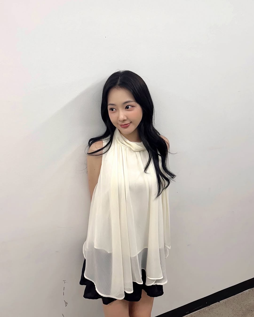 Photo by 김소은 𝐒𝐨 𝐄𝐮𝐧 𝐊𝐢𝐦 on September 14, 2025. May be an image of 1 person, braids, dress, top and text.