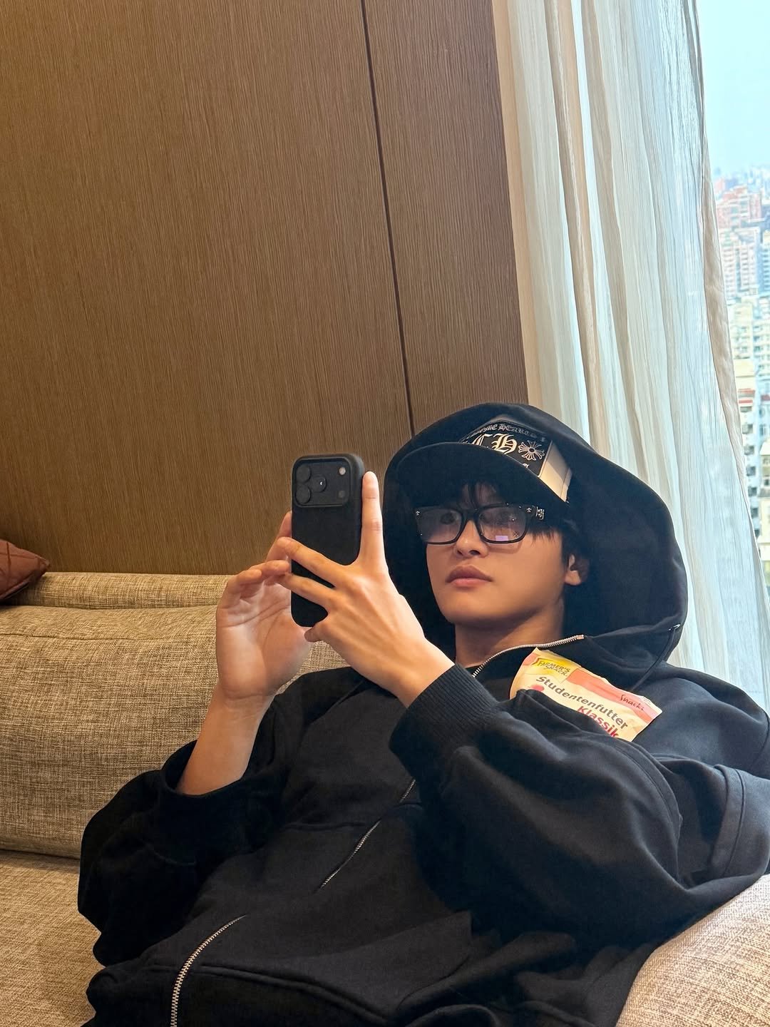 Photo by SEONGHWA on December 23, 2025. May be a selfie of phone, duffle coat, sweatpants, parka, sweatshirt, bath robe and text.