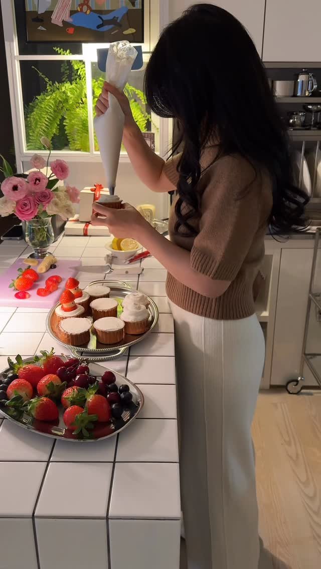 _thisisnini 게시물 이미지: Wishing all of you happy holidays and a great...