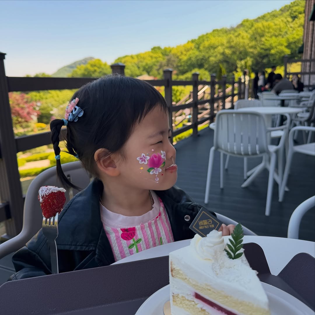 _treasure93 게시물 이미지: 용인 자작나무숲에서 함께한 하루🌳💚
채아랑, 이모들이랑, 장군이까지 함께라
웃음이...