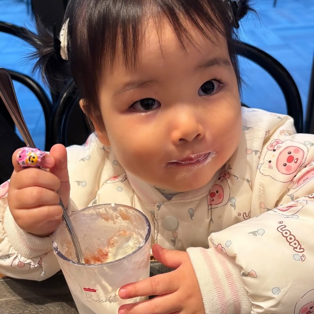 Photo by ʚ♡ɞ 채아네 ʚ♡ɞ on November 05, 2025. May be an image of baby, ice cream, chocolate milk and text.