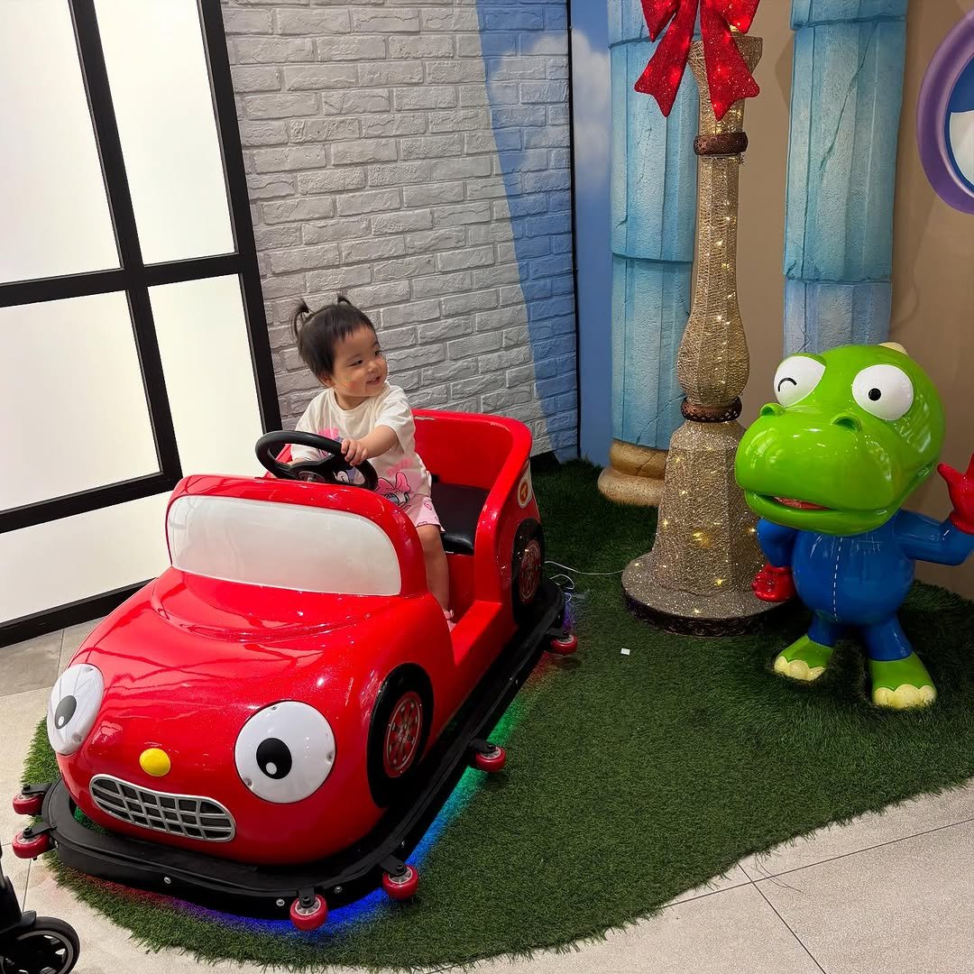 Photo by ʚ♡ɞ 채아네 ʚ♡ɞ on June 21, 2025. May be an image of 1 person, baby, toy, buggy and text.