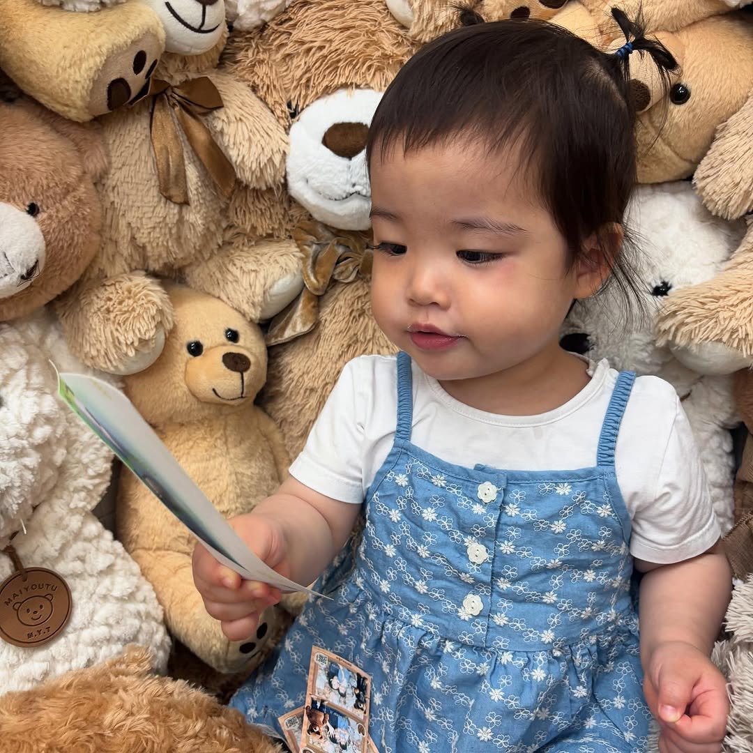 Photo by ʚ♡ɞ 채아네 ʚ♡ɞ on June 22, 2025. May be an image of 1 person, baby, bear, toy and text.