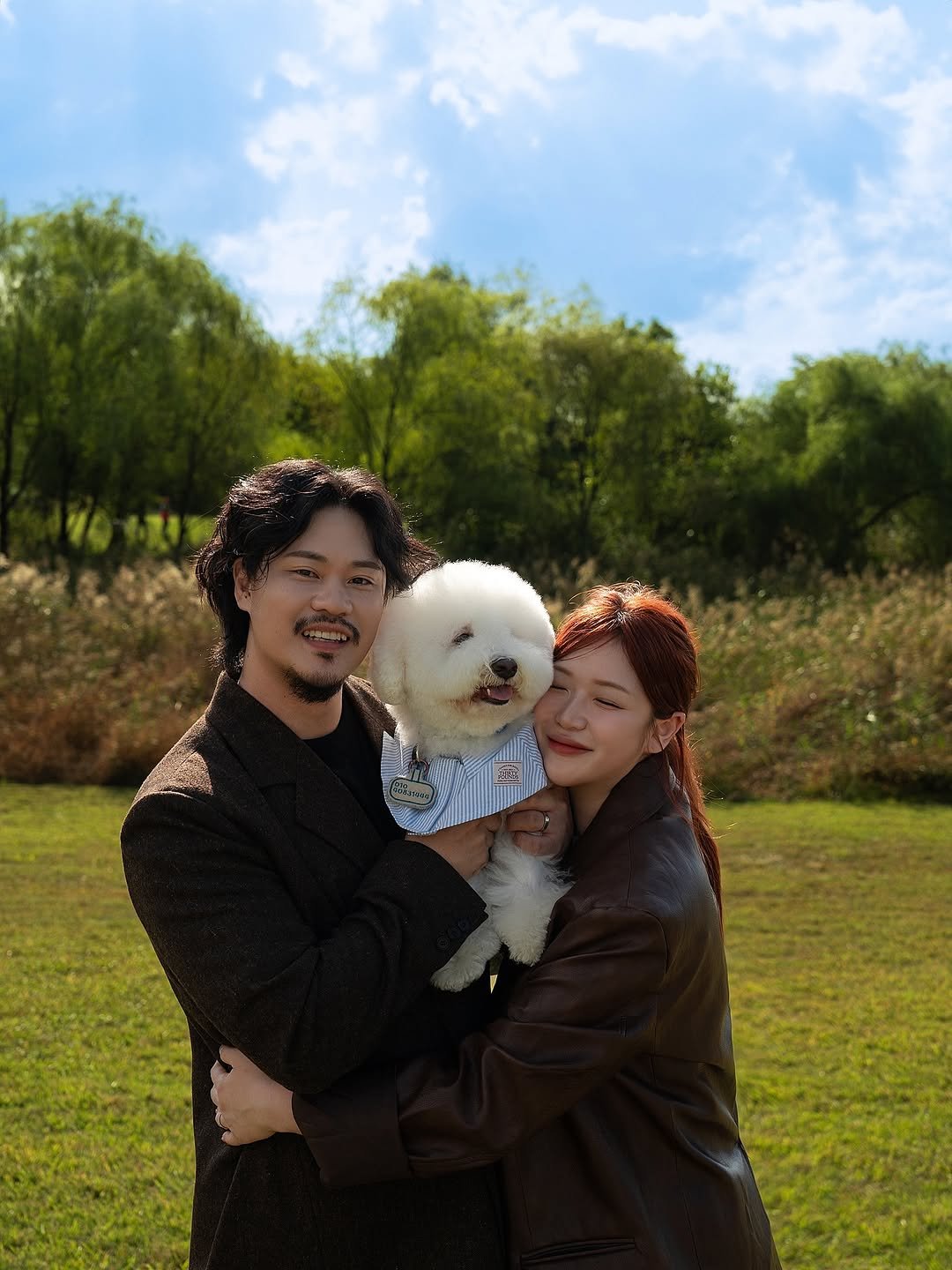 Photo by 𝑈𝑖𝑙𝑦 유일리 대표 승은원장 | 홍대메이크업 연남동메이크업 on January 14, 2026. May be an image of child, Pekinese, Bedlington terrier, grass, park and text.