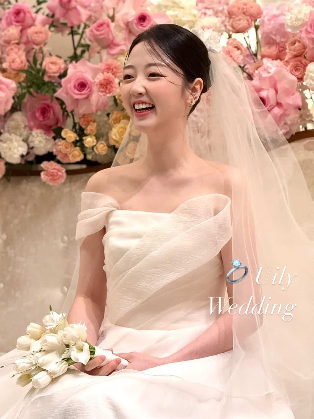 Photo by 𝑈𝑖𝑙𝑦 유일리 대표 승은원장 | 홍대메이크업 연남동메이크업 on January 06, 2026. May be an image of ‎baby's-breath, prairie gentian, wedding and ‎text that says '‎කල ÖVily ة Vily Wedding‎'‎‎.
