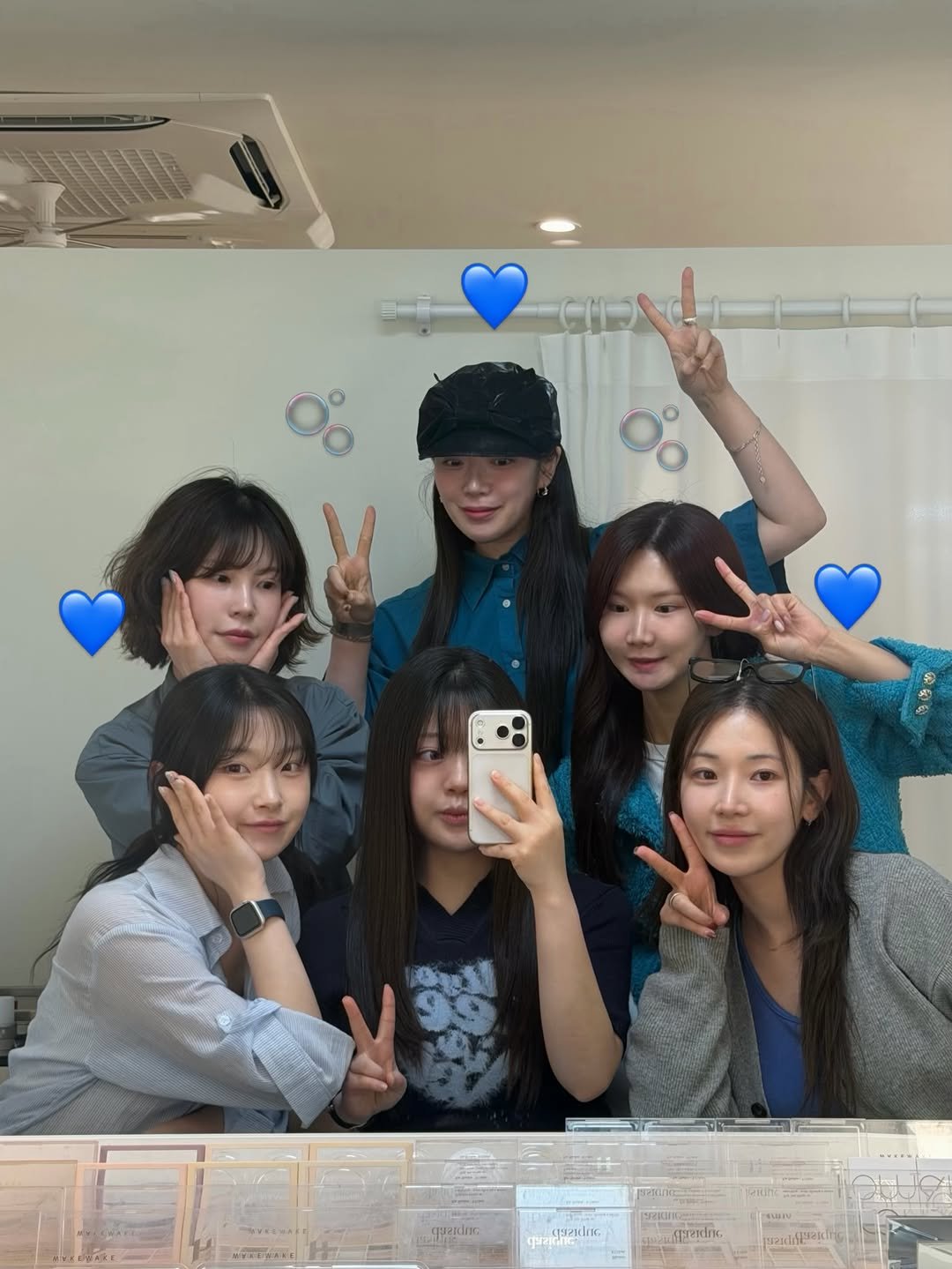 Photo by @_uily_th on April 25, 2026. May be a selfie of one or more people, hair, cornflower and text.