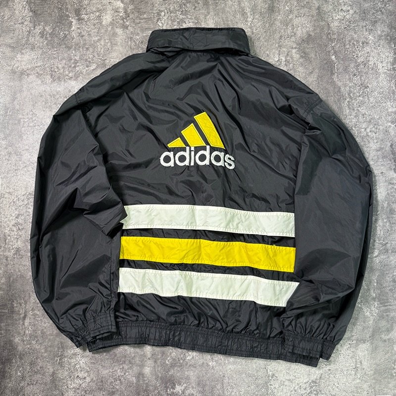 _vinlab 게시물 이미지: ⠀ 
업데이트 완료!!
Branded jacket
vinlab.kr 홈페이지에서 만나요!!