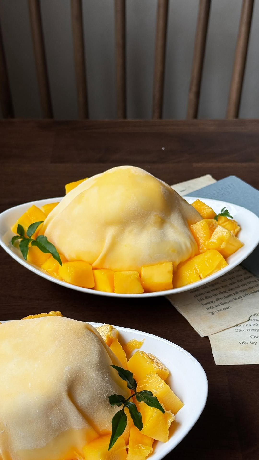 _withhelen 게시물 이미지: when it’s mango season in seoul 🥭