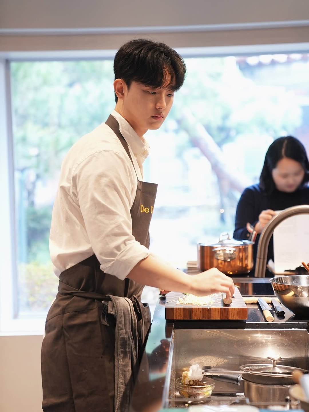Photo shared by 한신희 on March 07, 2026 tagging @dedietrich_korea_official. May be an image of cooker, apron and text.