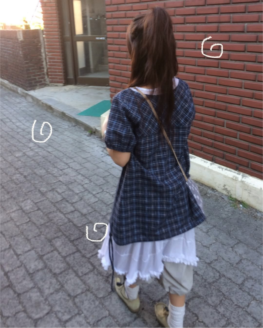 _yeet_official 게시물 이미지: 네이비 블라우스 흔하지않아요 ‘🌀‘