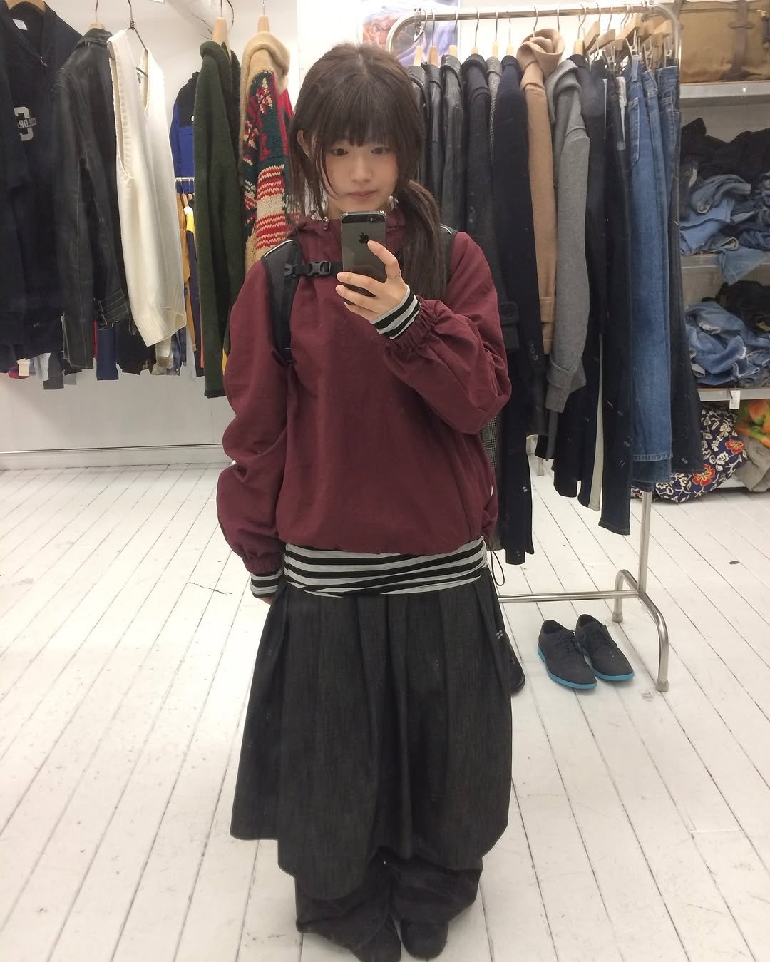 Photo by 예잇 on February 22, 2026. May be an image of duffle coat, parka, sweatpants and text.