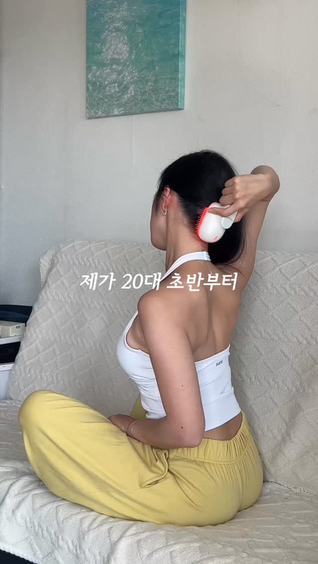_yeom_ni_s_ 게시물 이미지: #광고 디엠 많이온 스토리에 그 두피템 !! 

두피관리에 진심인 제가
요즘 이거...
