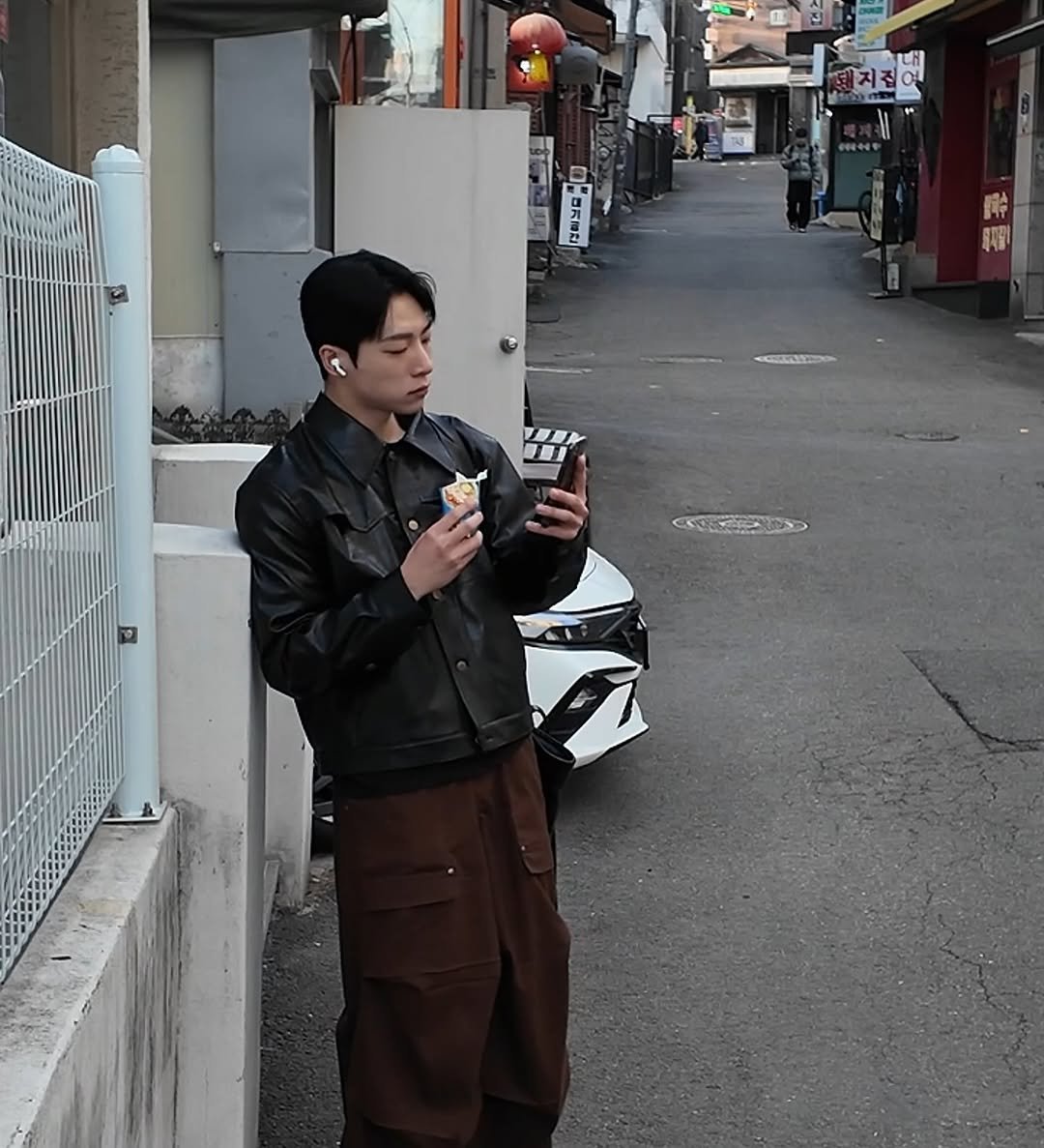 Photo shared by 임성연 on March 14, 2025 tagging @lemard__official, and @idws_official.