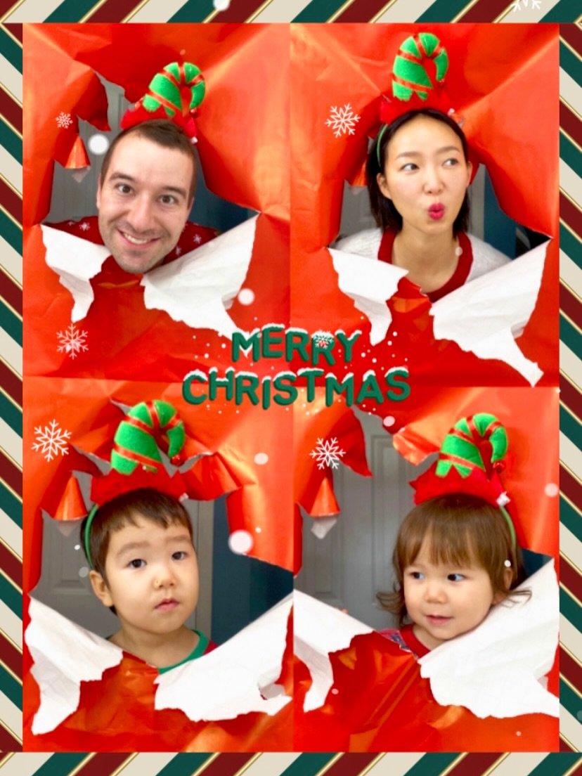 Photo by 윤펌킨 on December 24, 2025. May be a selfie of tinsel and text that says 'MERRY CHRISTMAS'.