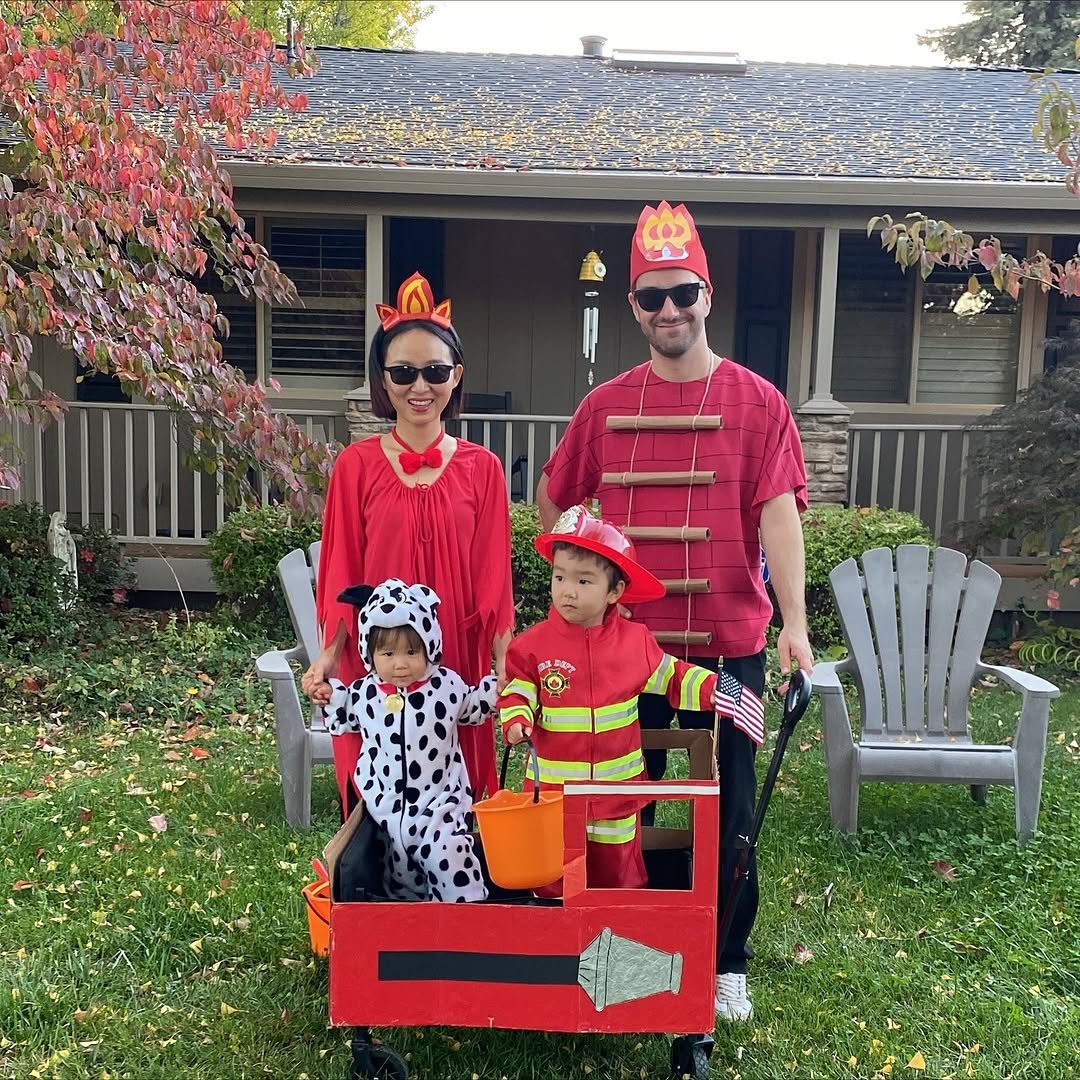 Photo by 윤펌킨 on October 31, 2025. May be an image of dalmatian, costume, wagon and text.