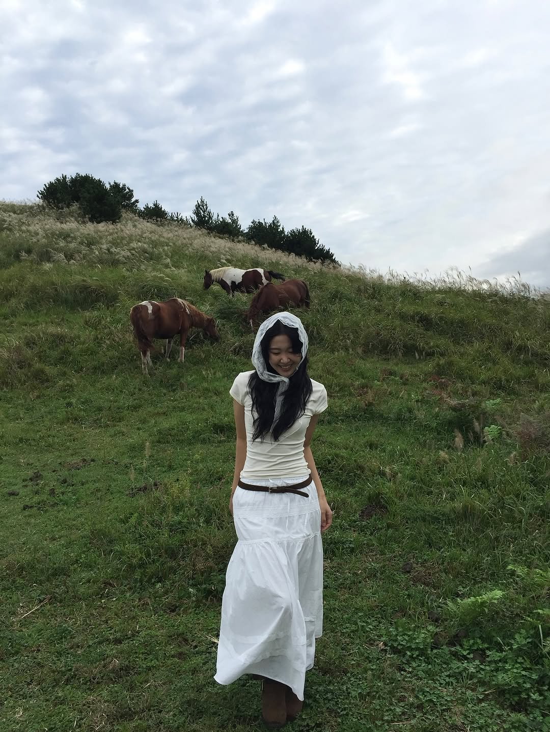 Photo by 유정 ユジョン on October 20, 2025. May be an image of grass.