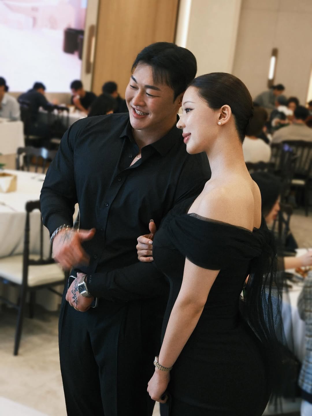 _yuhip 게시물 이미지: 🖤