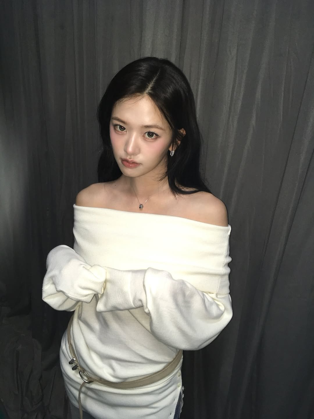 Photo by 안유진 AN YUJIN on January 24, 2026. May be an image of one or more people, braids, top and text.