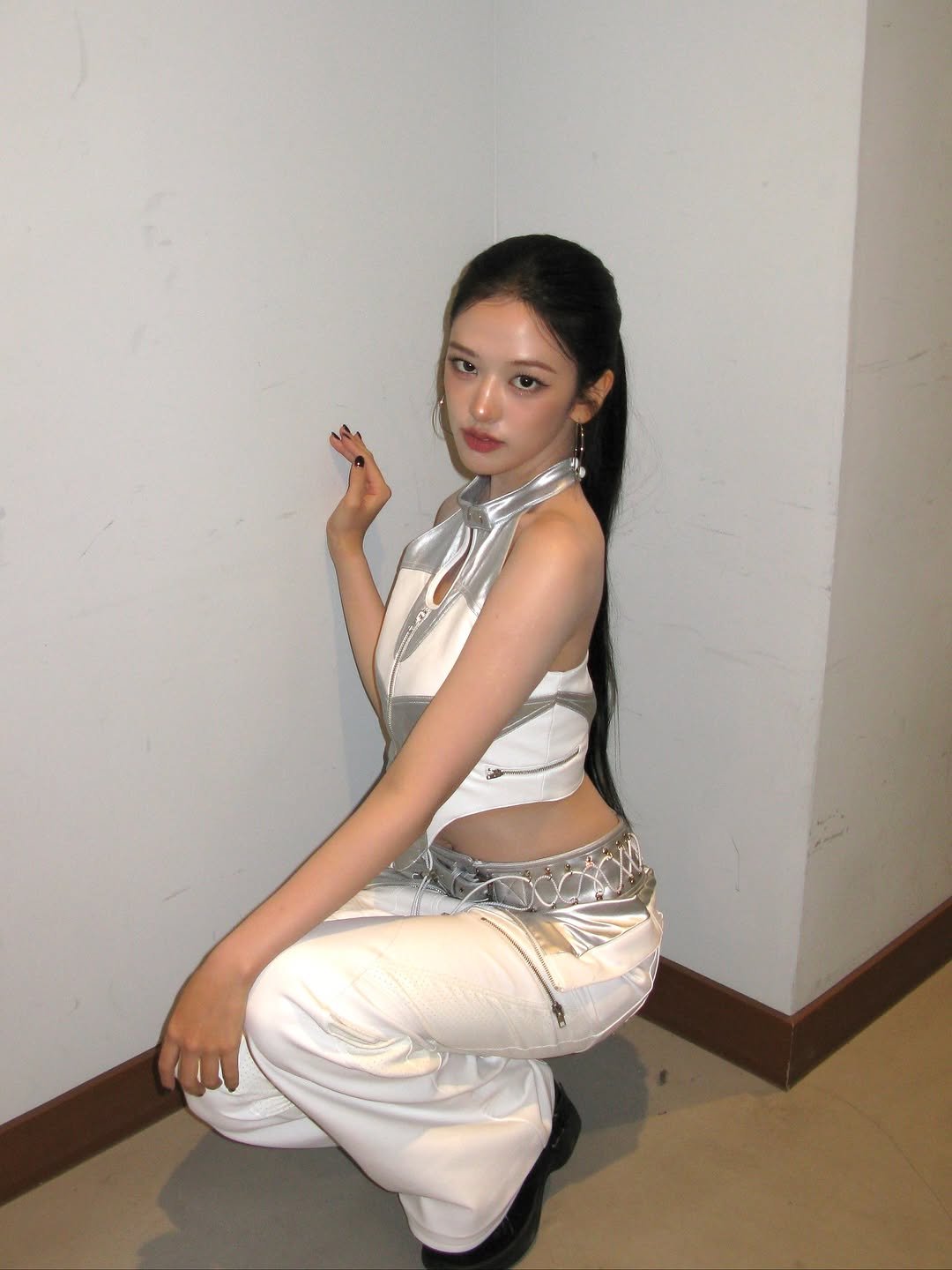 Photo by 안유진 AN YUJIN on November 17, 2025. May be an image of one or more people, braids, top and text.