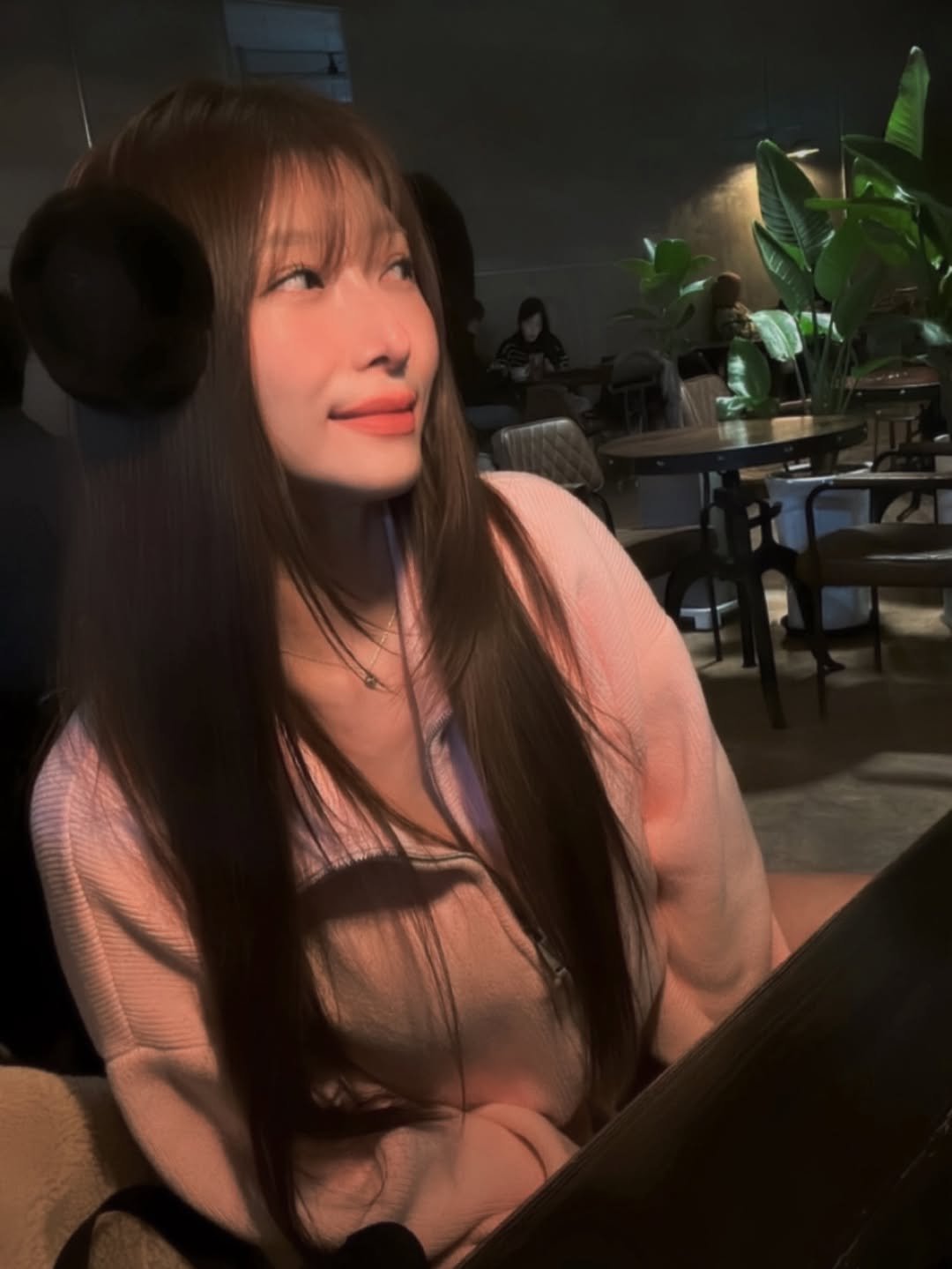 _yurireal 게시물 이미지: 오늘 문득 드는 생각.
너랑 이렇게까지 친해질 줄 
@duuduu__nn