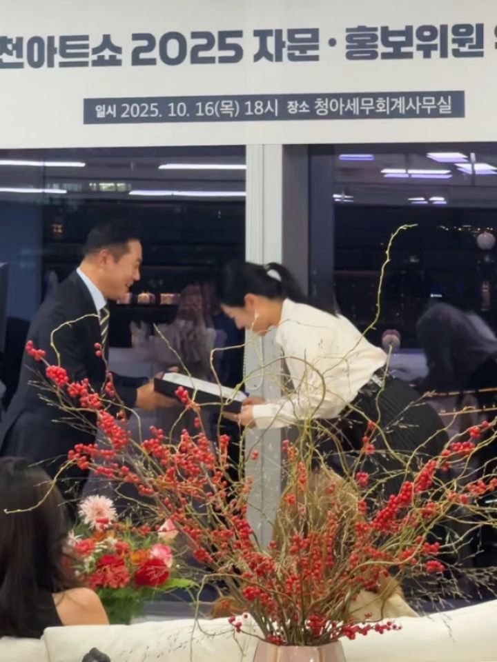 _zzin_star_ 게시물 이미지: 찐스타⭐️ 2025 아트쇼
 
우리 모두가 한자리에 모인 이유?!

바로, 11월에...