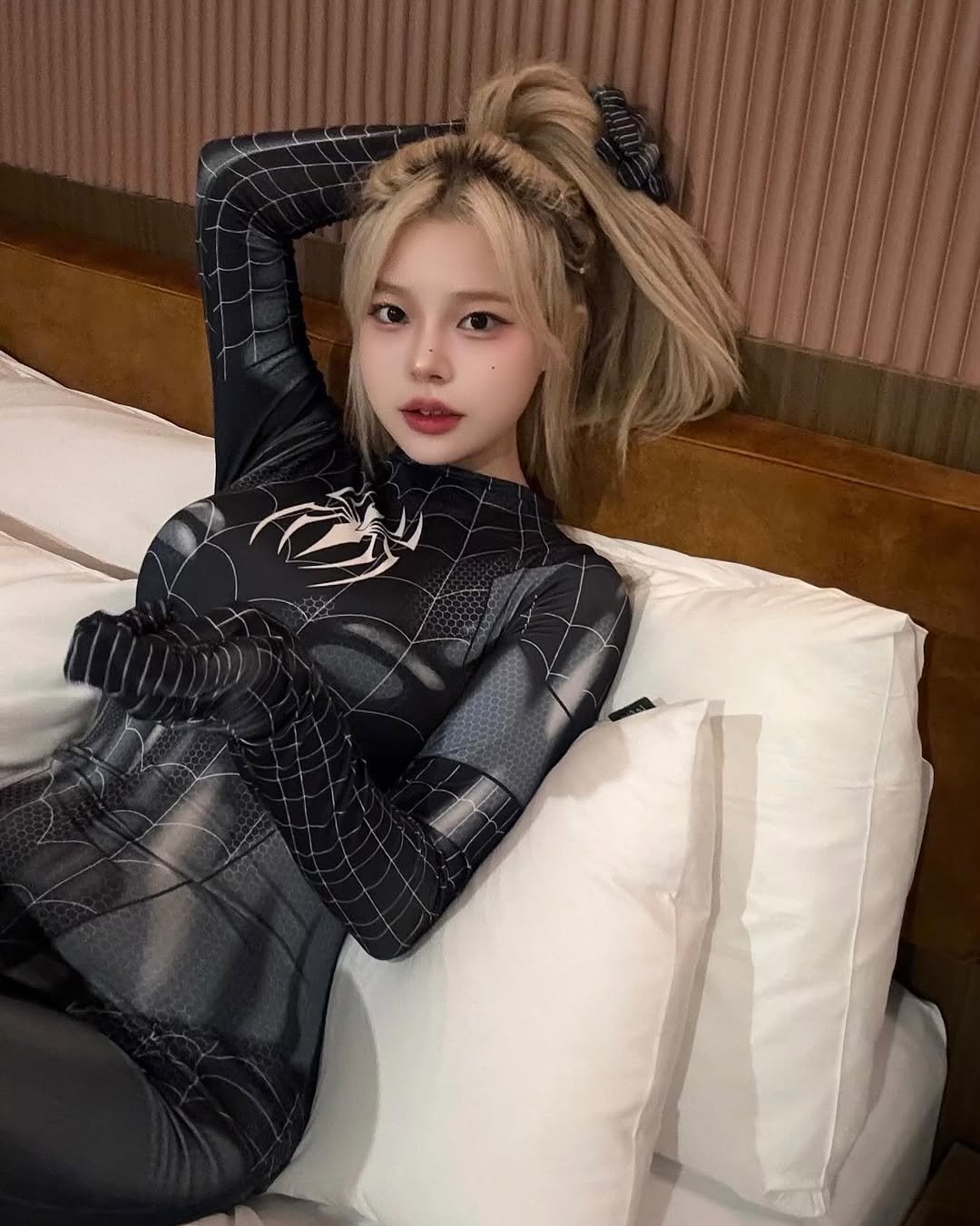 a._.roming 게시물 이미지: 🕷️👄🕷️