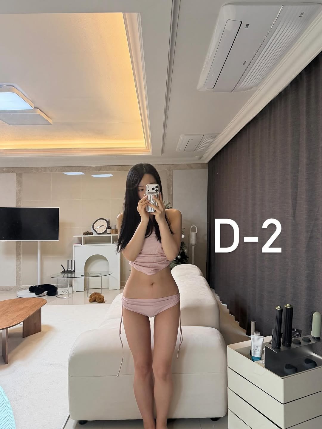 Photo shared by 웰빙앤스파 작은대장 - 수현🐽 on February 14, 2026 tagging @a.esthetic01, and @wb_diet_. May be an image of bra and text that says '90676 ரன் D-2'.