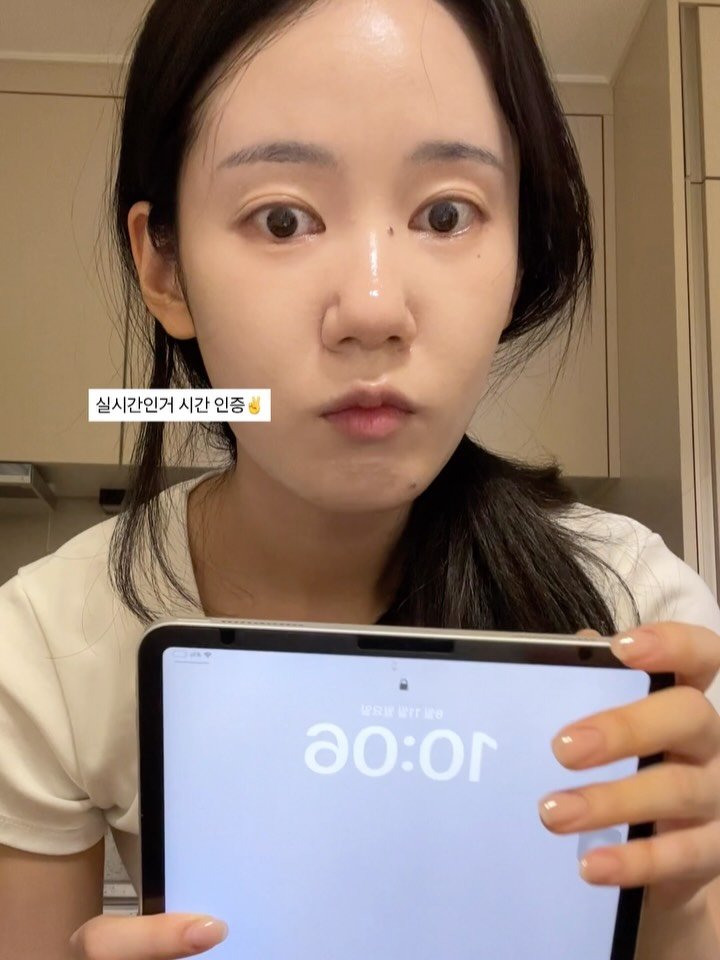 a.esthetic01 게시물 이미지: 10시간 지났는데 피부 화장 짱짱한
일명 도자기 쿠션 #에끌라뒤땅시카쿠션...