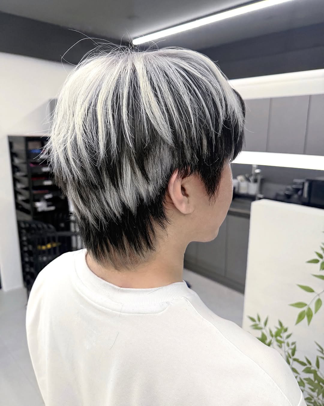 Photo by 에이노이헤어 연남점 다희 부원장 [ 연남동미용실 홍대미용실 탈색 염색 복구매직 레이어드컷 허쉬컷 ] in Hongdae, Seoul with @a.noi_dahee, @a.noi_yeonnam, and @anoihair. May be an image of one or more people, braids, blonde hair and text.