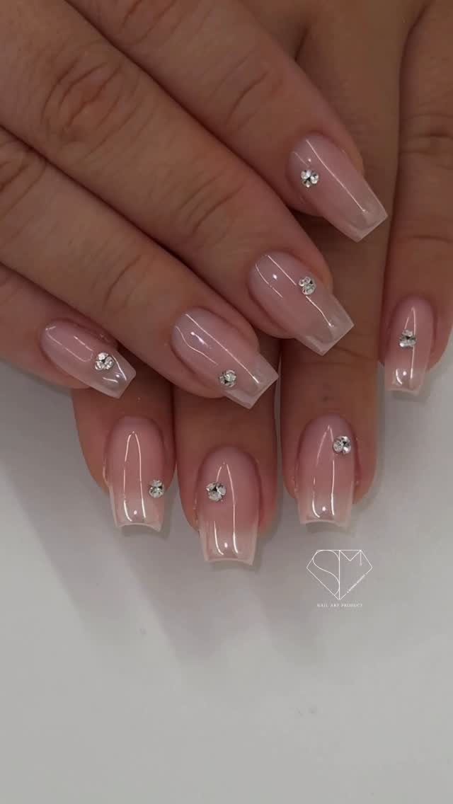 a.shining_moment 게시물 이미지: 𝐆𝐥𝐚𝐳𝐞 𝐟𝐫𝐞𝐧𝐜𝐡 🤍
⠀
⠀
르아망원장님께서 고심해서 만들어주신
예쁜 글레이즈...