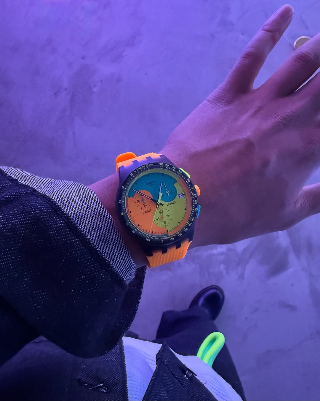 Photo by LEEJIKWON on October 20, 2025. May be an image of digital watch, strap, timer and text.