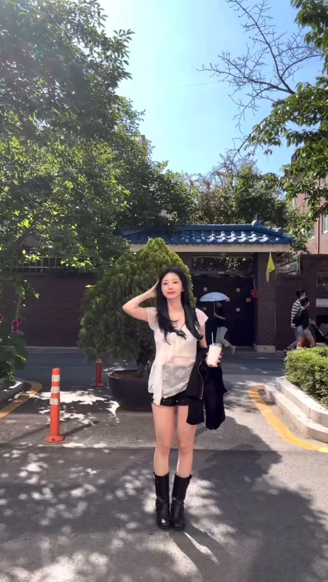 a_knack_ming 게시물 이미지: 혼자놀기🖤