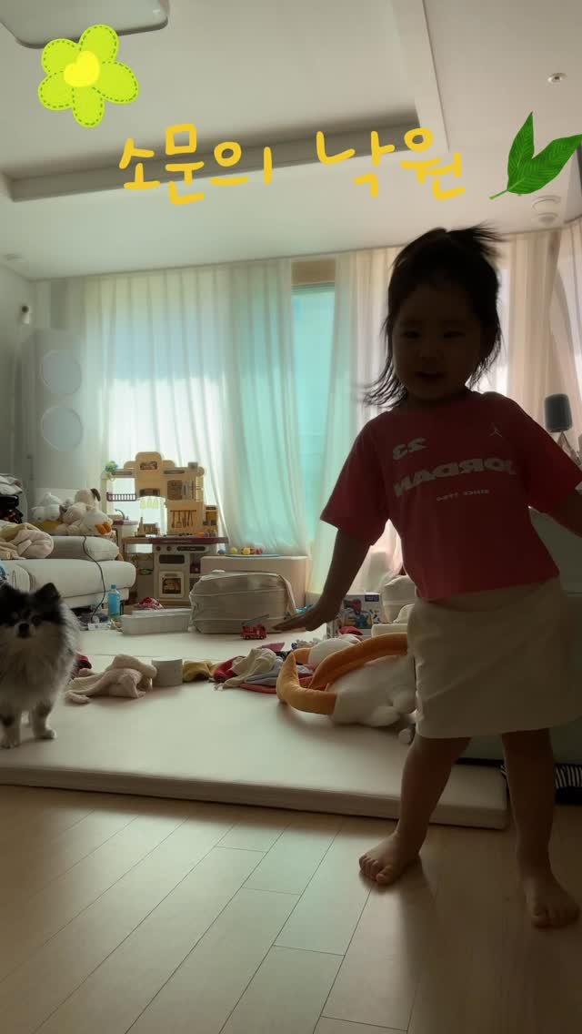 a_linnn__ 게시물 이미지: +𝟾𝟸𝟾𝚍𝚊𝚢𝚜ᩚ
계절옷 정리하다말고 요즘 엄마가 좋아하는 노래라고 하니까
이제...
