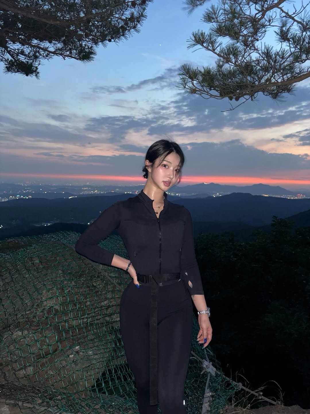 a_manda_nya 게시물 이미지: 퇴근후 야간 등산🤭

제가 헬스도 좋아하지만 러닝과 등산도 너무 사랑하는거...